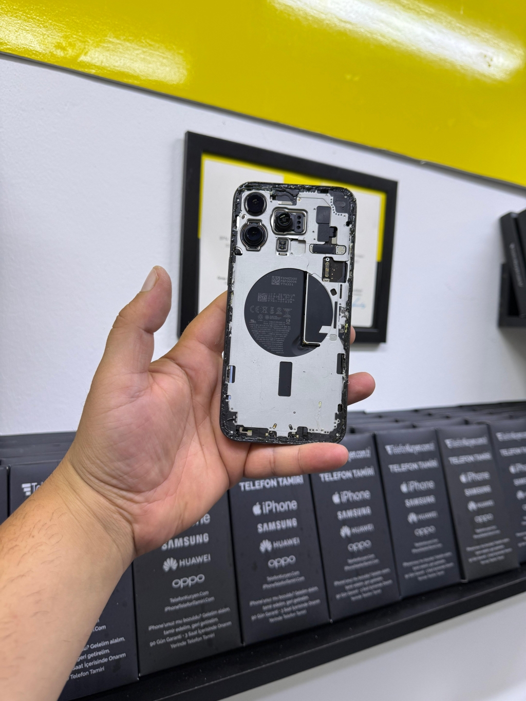 iPhone 14 Ekran Değişimi Antalya